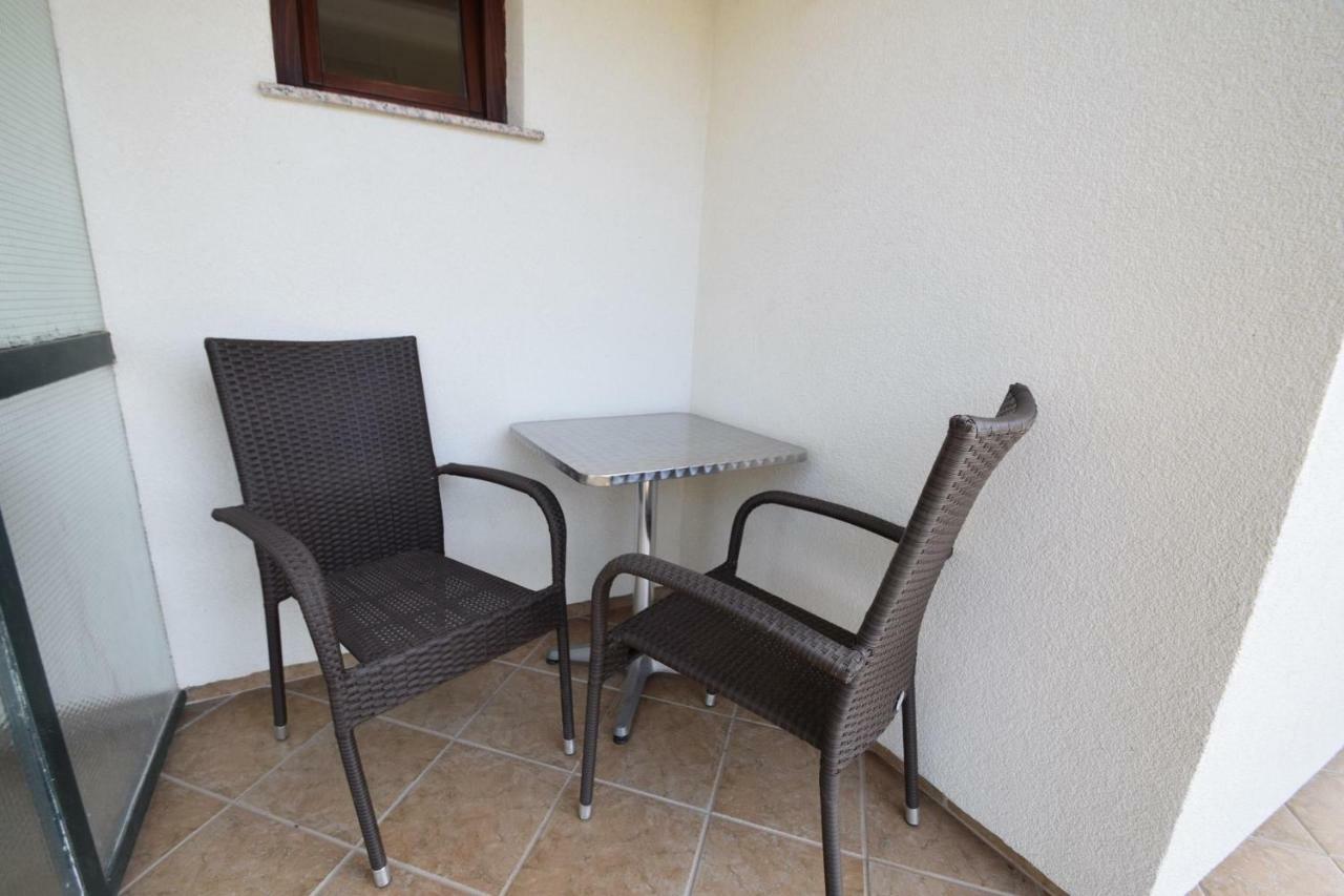 Apartments Nina Starigrad Exterior photo