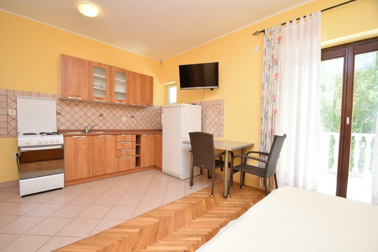 Apartments Nina Starigrad Exterior photo