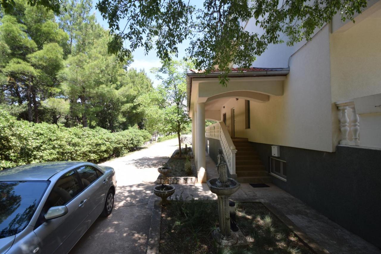 Apartments Nina Starigrad Exterior photo